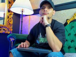 Alessandro Kiing webcam flirt4free model stream image