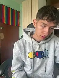 heyy_noah11 webcam model stream image
