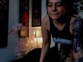 aliciamiller webcam model stream image