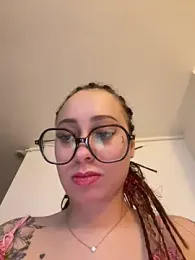 queenlo_xxx webcam model stream image