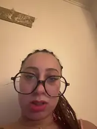 queenlo_xxx webcam stripchat model stream image