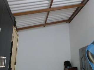 yohatinelly webcam model stream image
