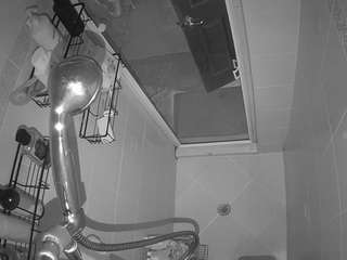 voyeurcam-baileybase-shower webcam model stream image