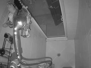 voyeurcam-baileybase-shower webcam model stream image