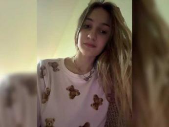 -Lana-Chester- webcam model stream image