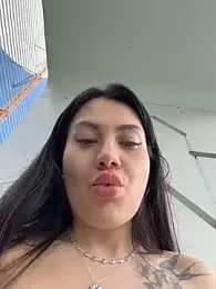 Wet__Bunny webcam preview