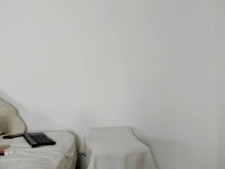 July V webcam model stream image