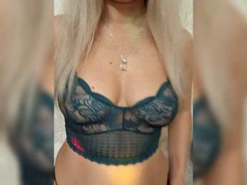 Divaya webcam bongacams model stream image