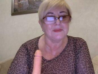 KarinkaSweet webcam model stream image