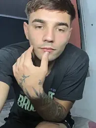 Gero2001arg webcam stripchat model stream image