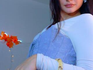 Zoya Raven webcam model stream image