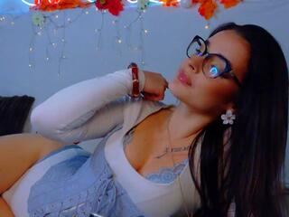 Zoya Raven webcam model stream image
