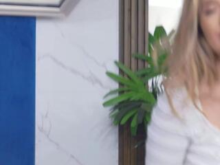 Adeline Rosse webcam model stream image