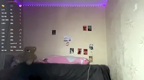 LiziArms webcam stripchat model stream image