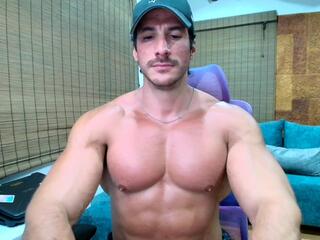 Icarus Secret webcam model stream image
