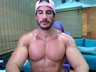 Icarus Secret webcam model stream image