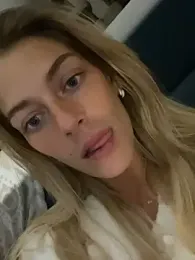 Bellalolahot webcam model stream image