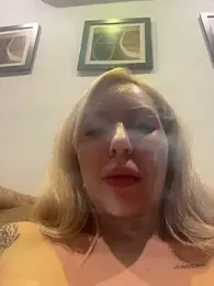 Juuhschmitt webcam stripchat model stream image
