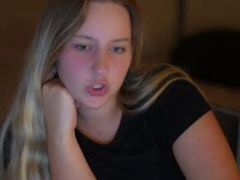 bright_diamonds_054 webcam model stream image
