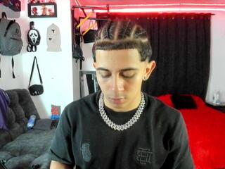 Bradley Strong webcam flirt4free model stream image