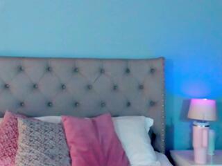 Linda Swan webcam model stream image