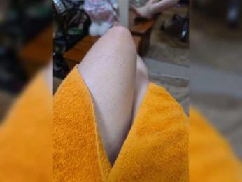 Flirt_Red webcam model stream image