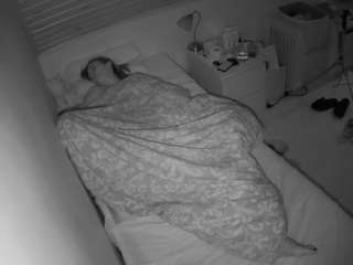 voyeurcam-julmodels-greybed-1 webcam model stream image
