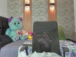 Mia Fhox webcam model stream image